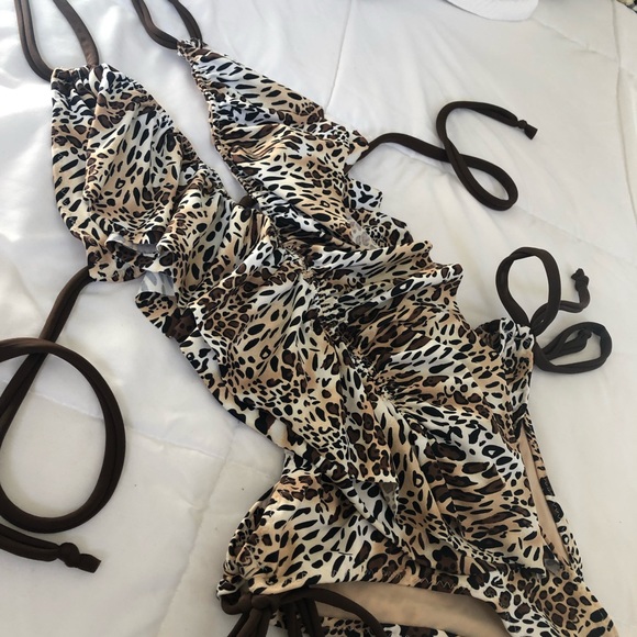 One piece swimsuit - Picture 4 of 8